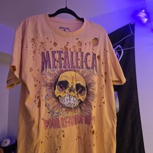 Metallica Distressed Graphic Tee